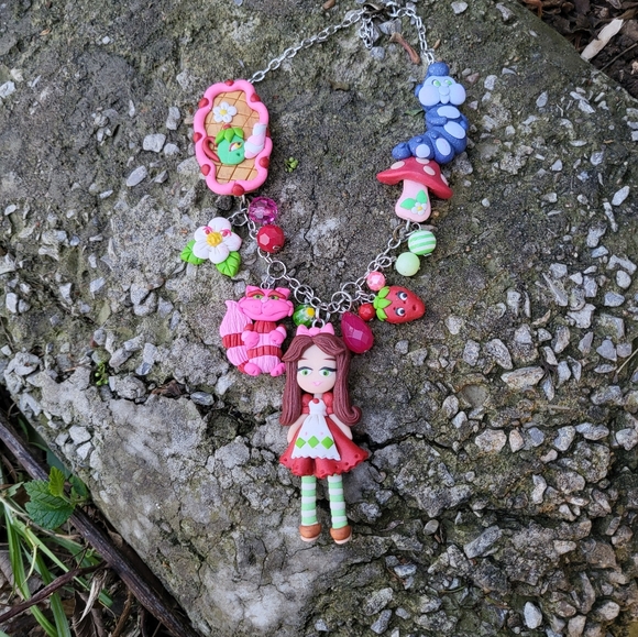 🍓🐛Strawberry 🍓🍄Alice in Wonderland 🌺🌼Necklace - Picture 2 of 8